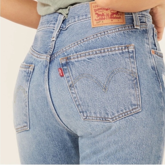 NWT Levi’s 501 High Rise Skinny Jeans in Light Indigo Destructed - Picture 5 of 11